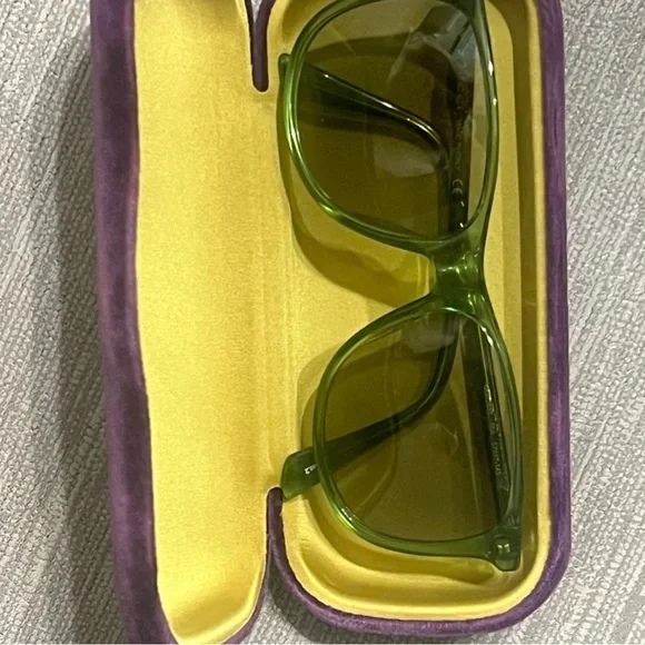 Authentic Gucci  Sunglasses - Green | Oversized Frame | New - Picture 8 of 9